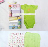 kit 10 Peças CARTERS ( 4 body manga curta +6 toalhinhas)